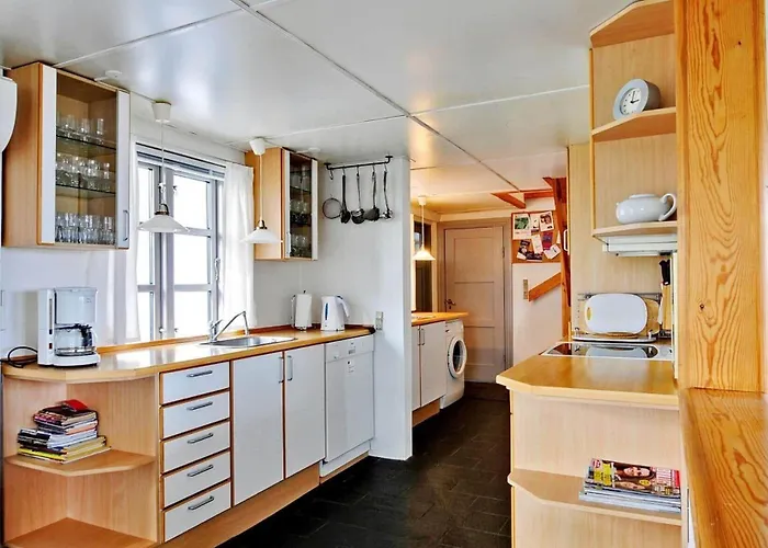 Дом отдыха 6306-stege-hjelmvej-24 *